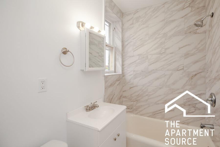 5011 W Cermak Rd #1 - Photo 4 of 4