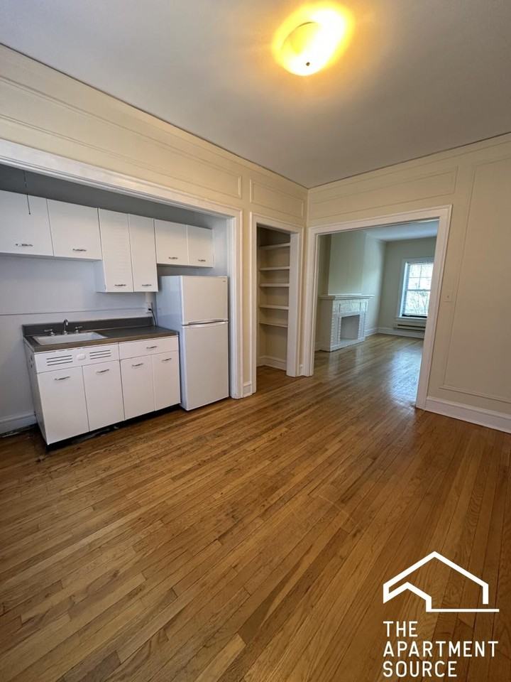 1031 Dempster St #W3