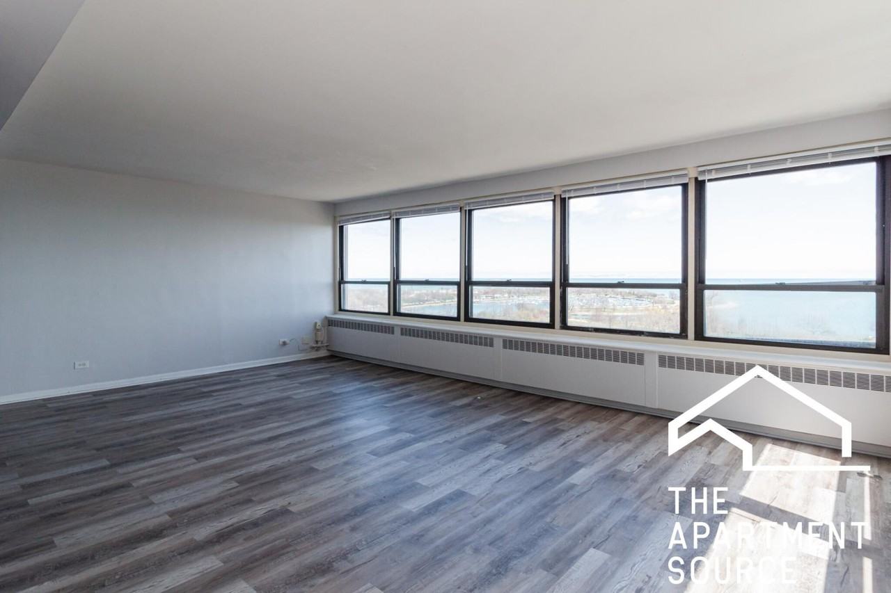 4180 N Marine Dr #1505 - Photo 3 of 29