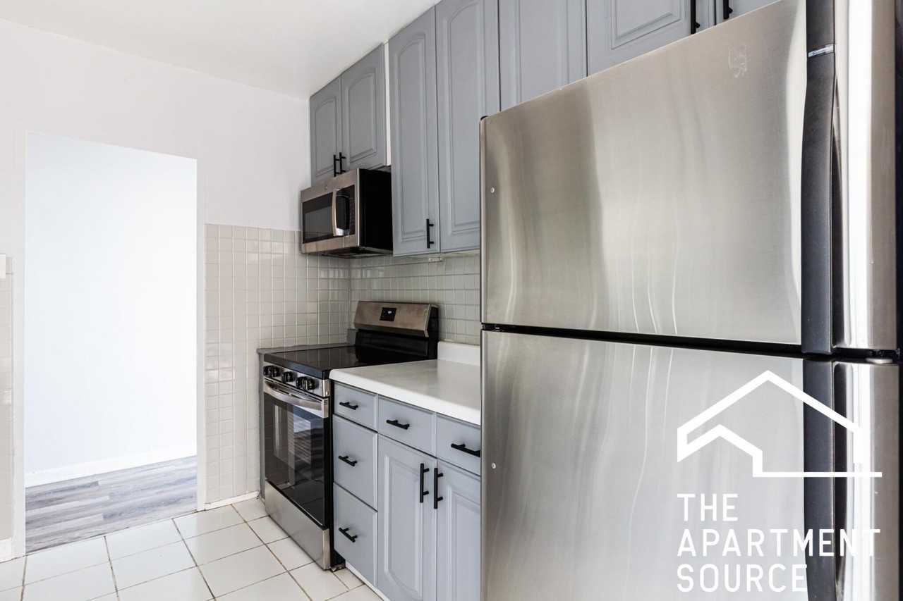 4180 N Marine Dr #1505 - Photo 6 of 29