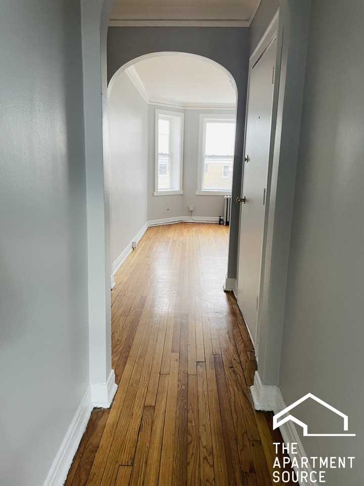 5910 W 26th St #2E - Photo 3 of 19