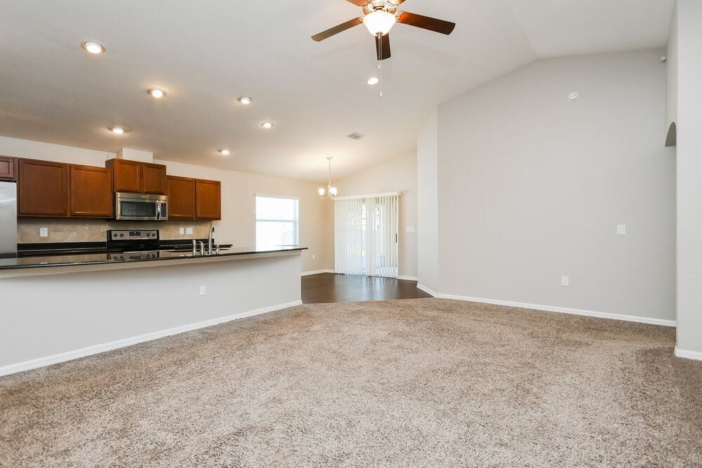 4736 Summerfield Cir - Photo 4 of 16