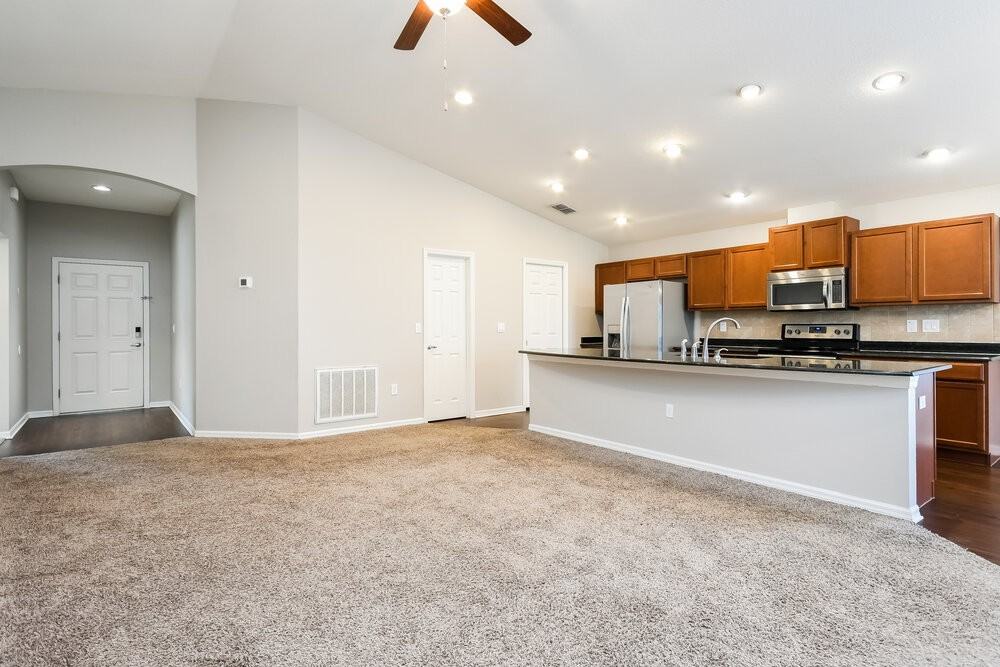 4736 Summerfield Cir - Photo 5 of 16