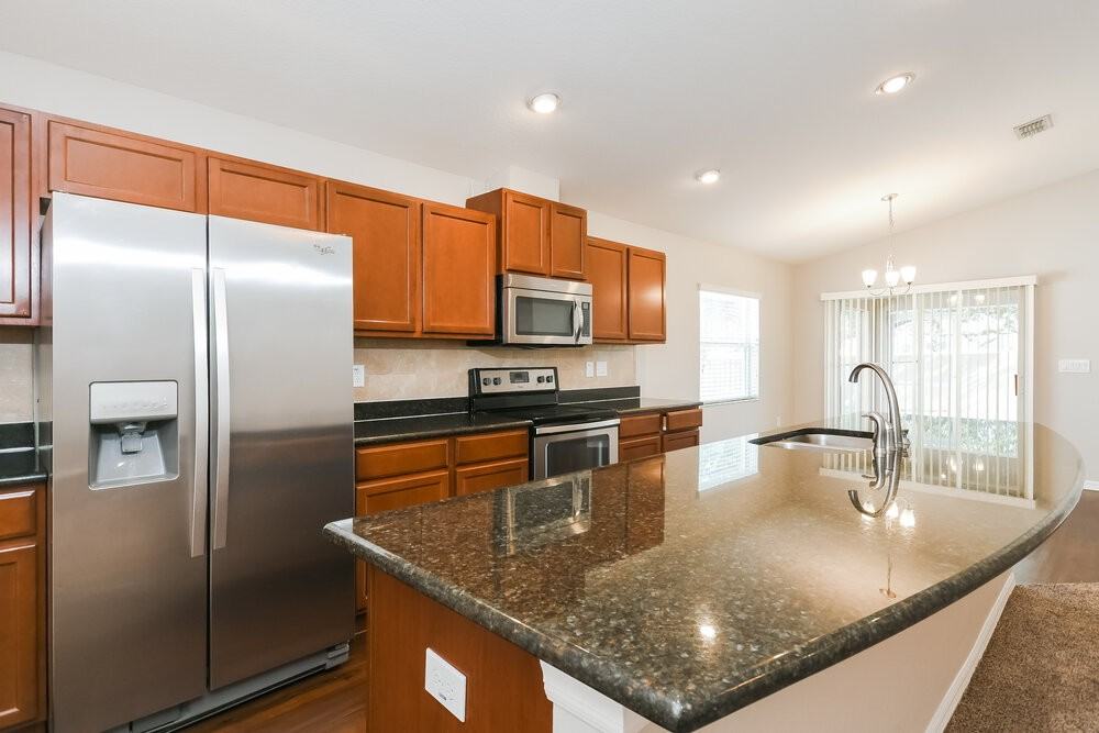 4736 Summerfield Cir - Photo 7 of 16