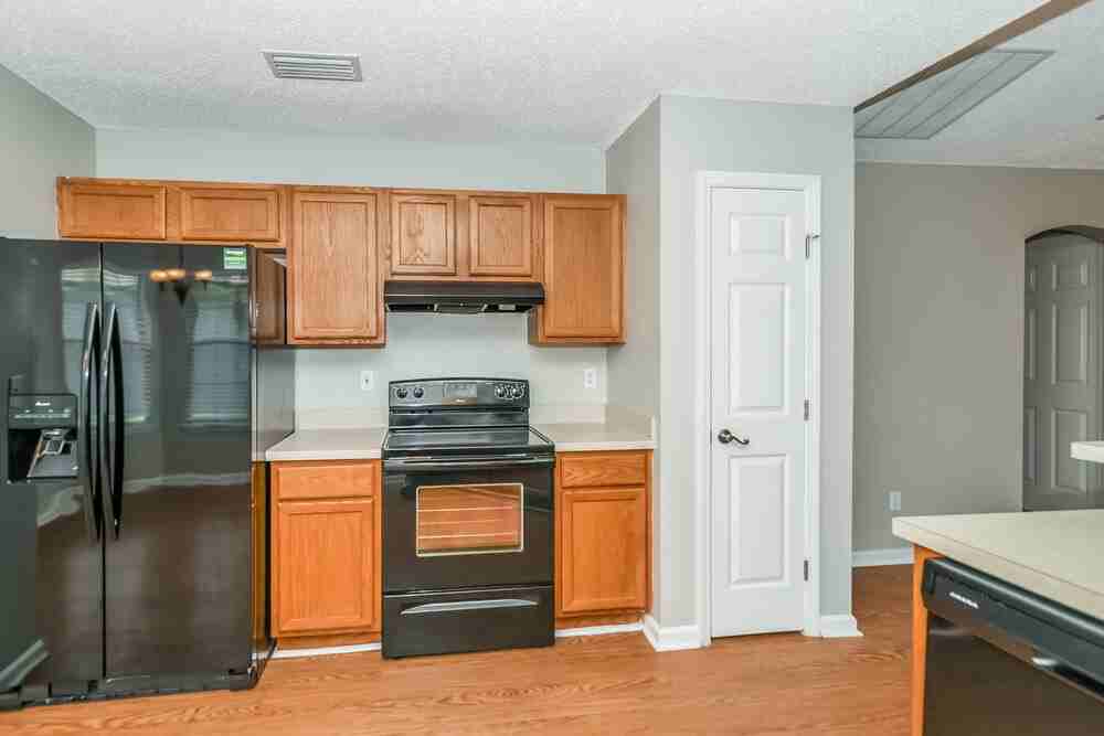 3111 Wavering Ln - Photo 7 of 15