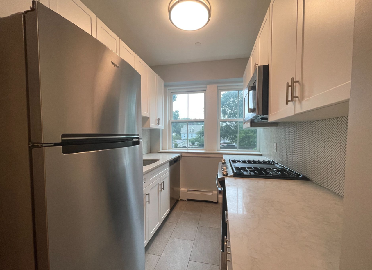231 Lafayette St - Photo 2 of 9