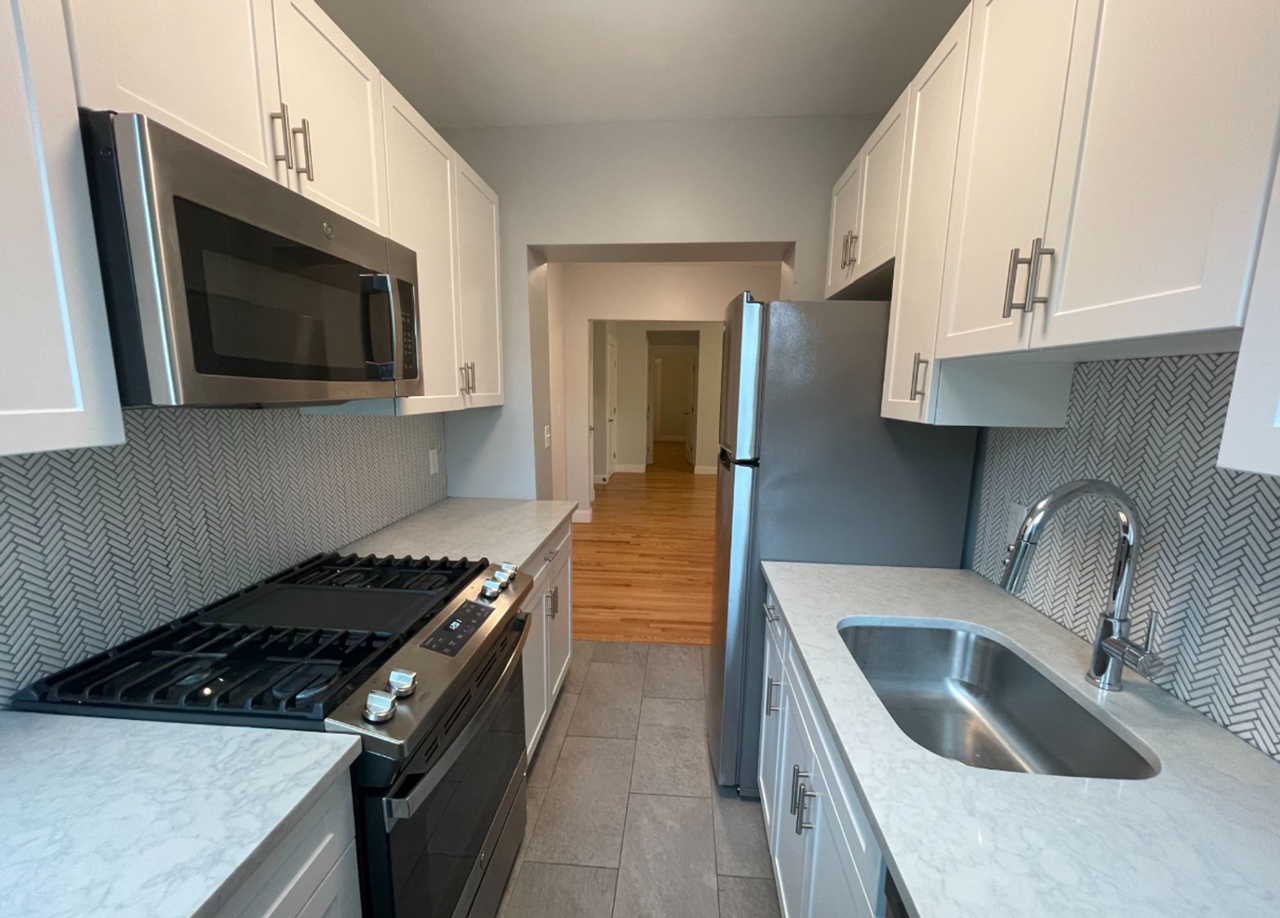 231 Lafayette St - Photo 3 of 9