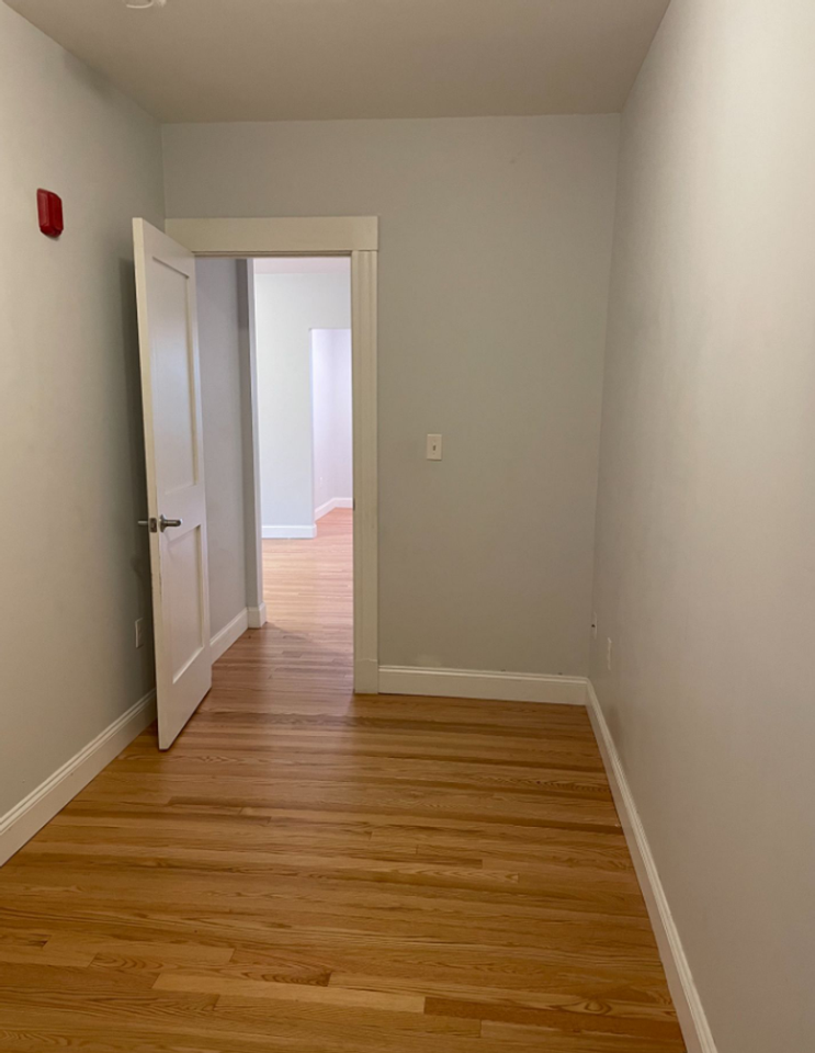231 Lafayette St - Photo 7 of 9