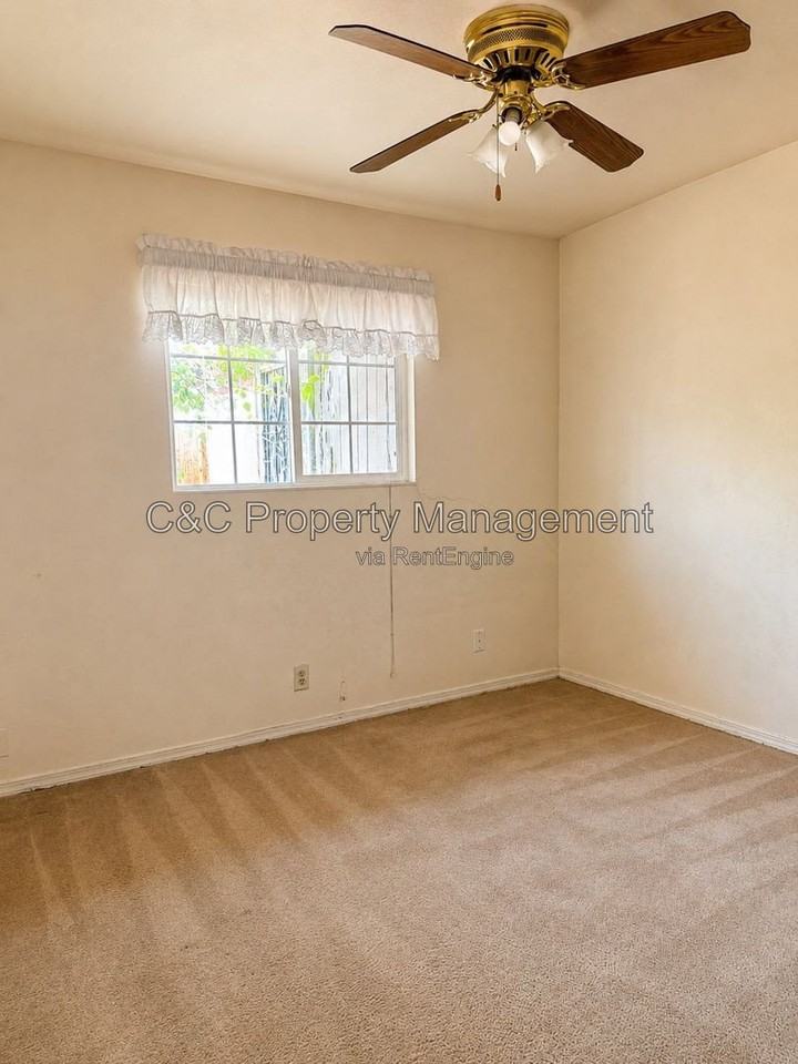 42625 Jefferson St - Photo 3 of 5
