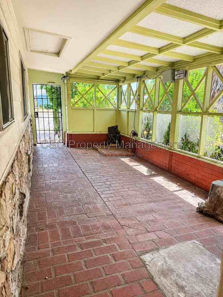 42625 Jefferson St - Photo 5 of 5