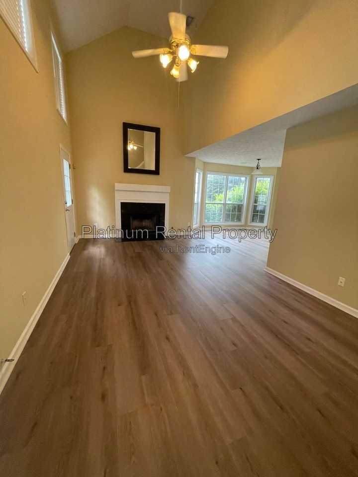 810 Camelon Ct - Photo 5 of 32