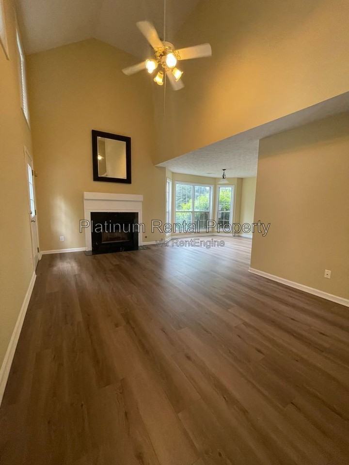 810 Camelon Ct - Photo 6 of 32