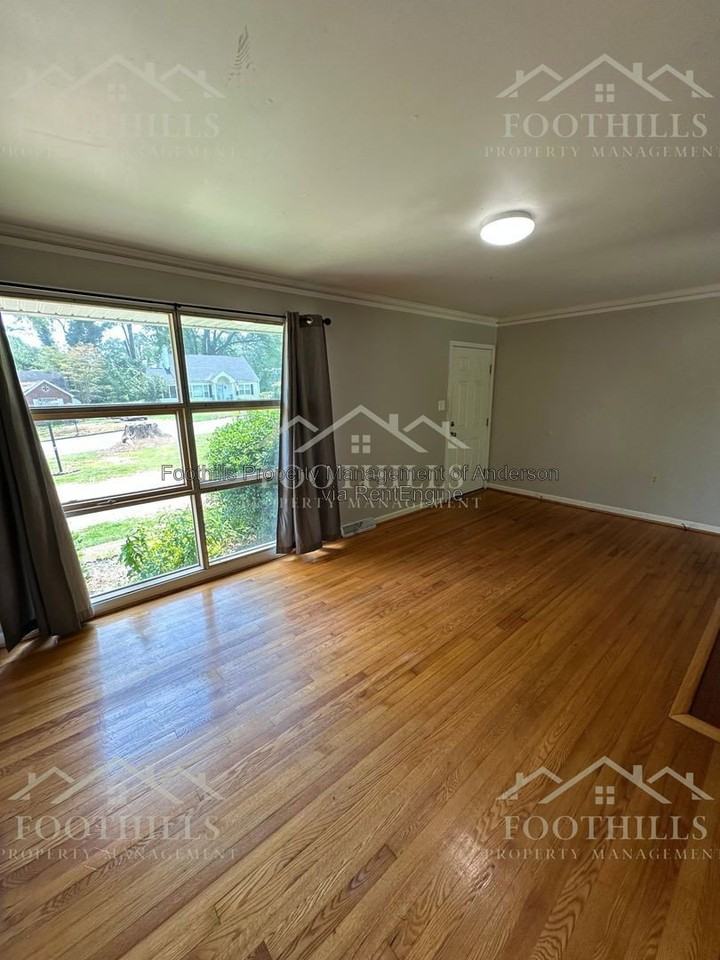 809 Wilson St - Photo 5 of 22