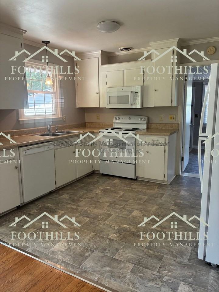 809 Wilson St - Photo 6 of 22