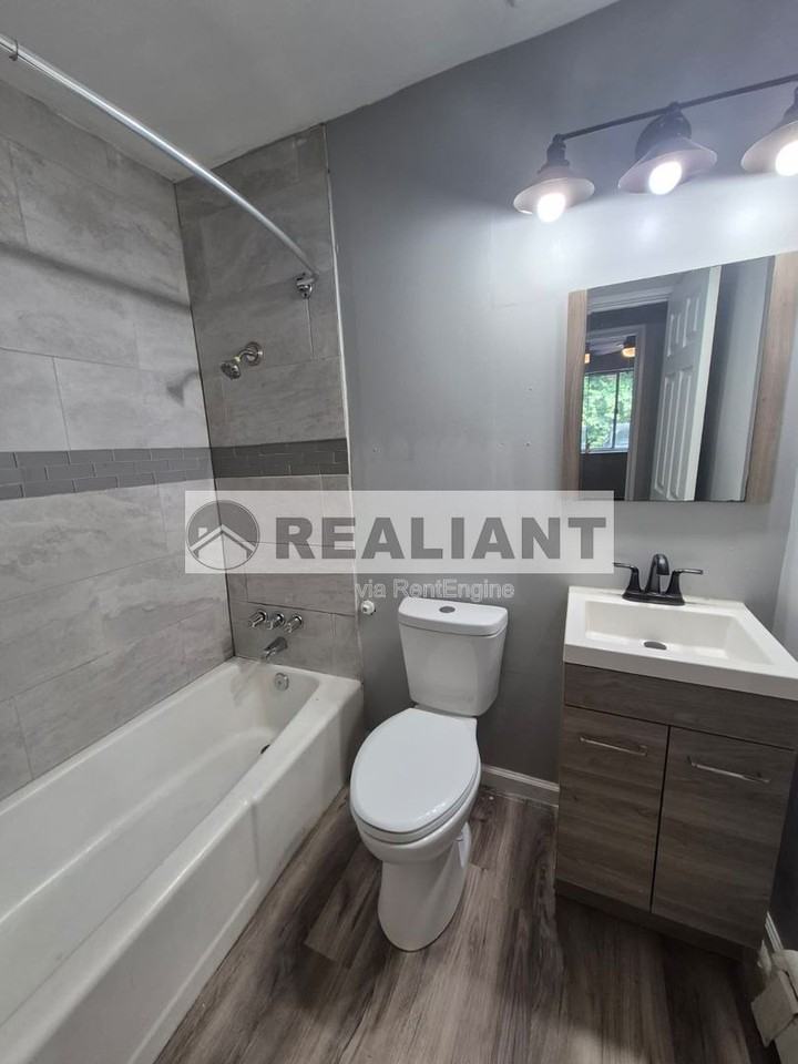 2517 Warren St #2 - Photo 7 of 8