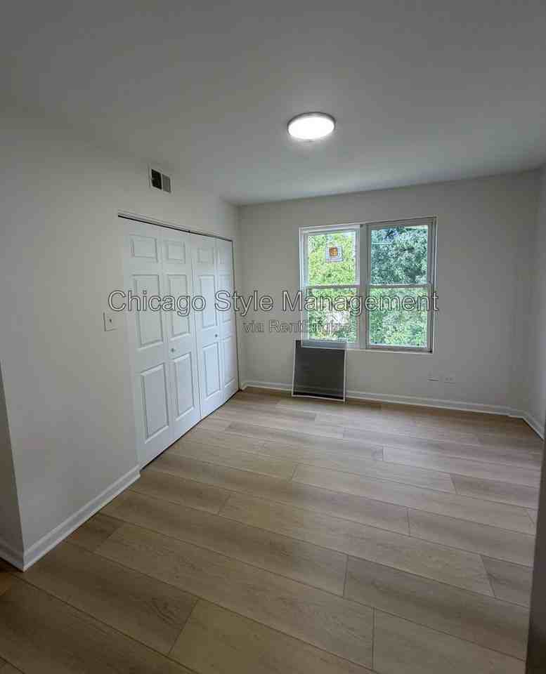 7833 S Colfax Ave #3S - Photo 4 of 18
