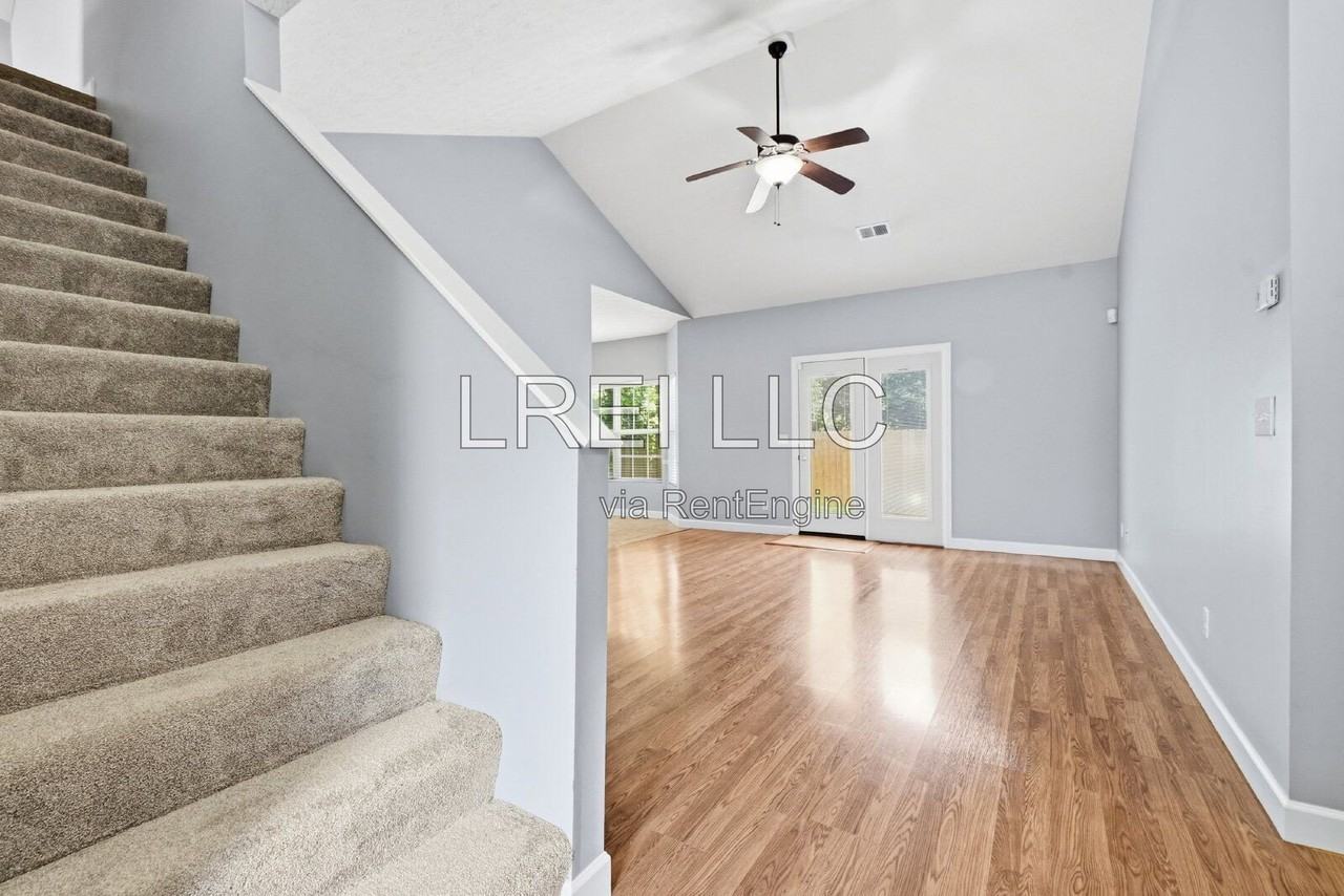 116 Ashton Walk - Photo 2 of 21