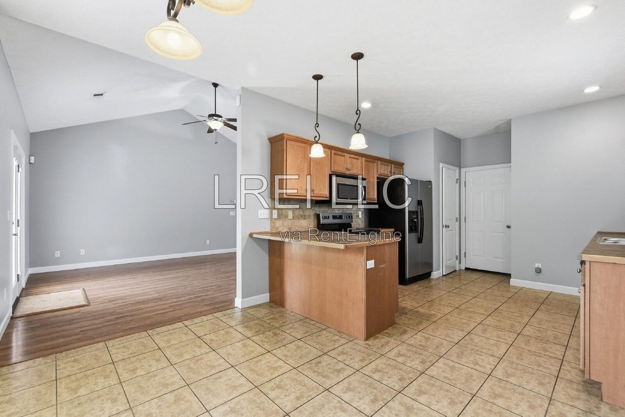 116 Ashton Walk - Photo 3 of 21