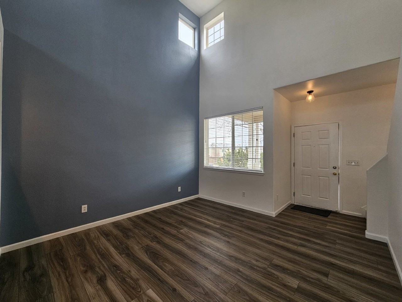 10043 Mackay Dr - Photo 5 of 21