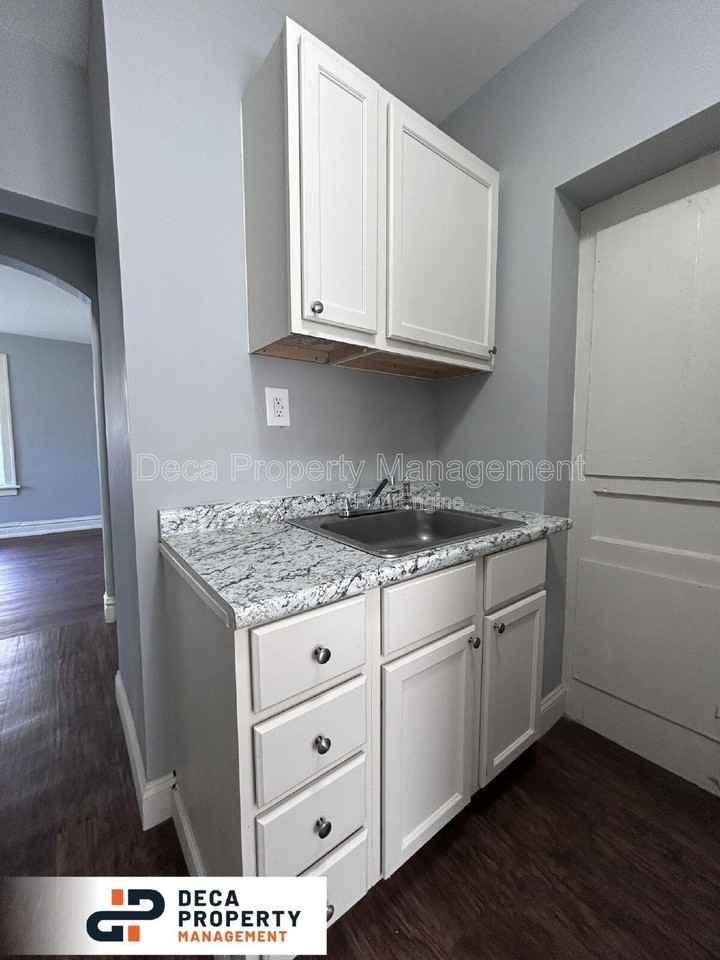 4227 Ellenwood Ave #101 - Photo 4 of 11