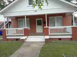 featured image of 313 S Summit St
