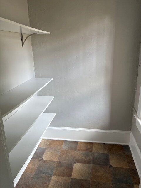 313 S Summit St - Photo 6 of 16