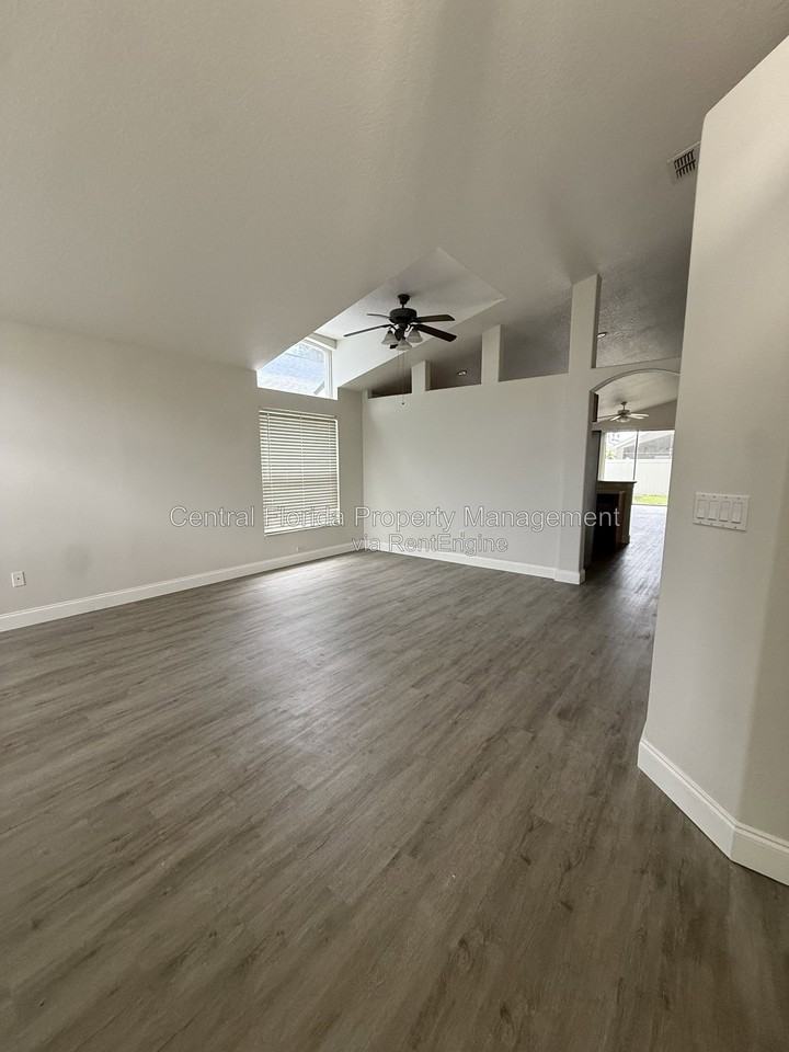 2791 Blue Raven Ct - Photo 4 of 24