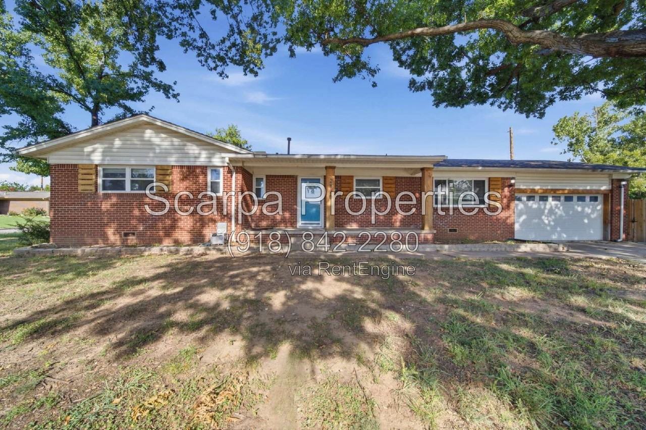 2820 S Hudson Ave - Photo 2 of 19