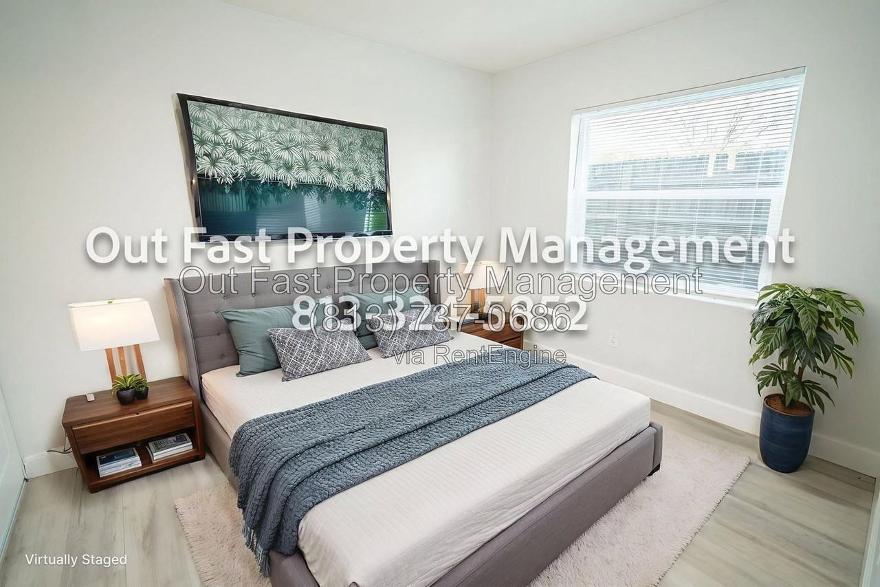 11316 N 52nd St #C5 - Photo 7 of 50