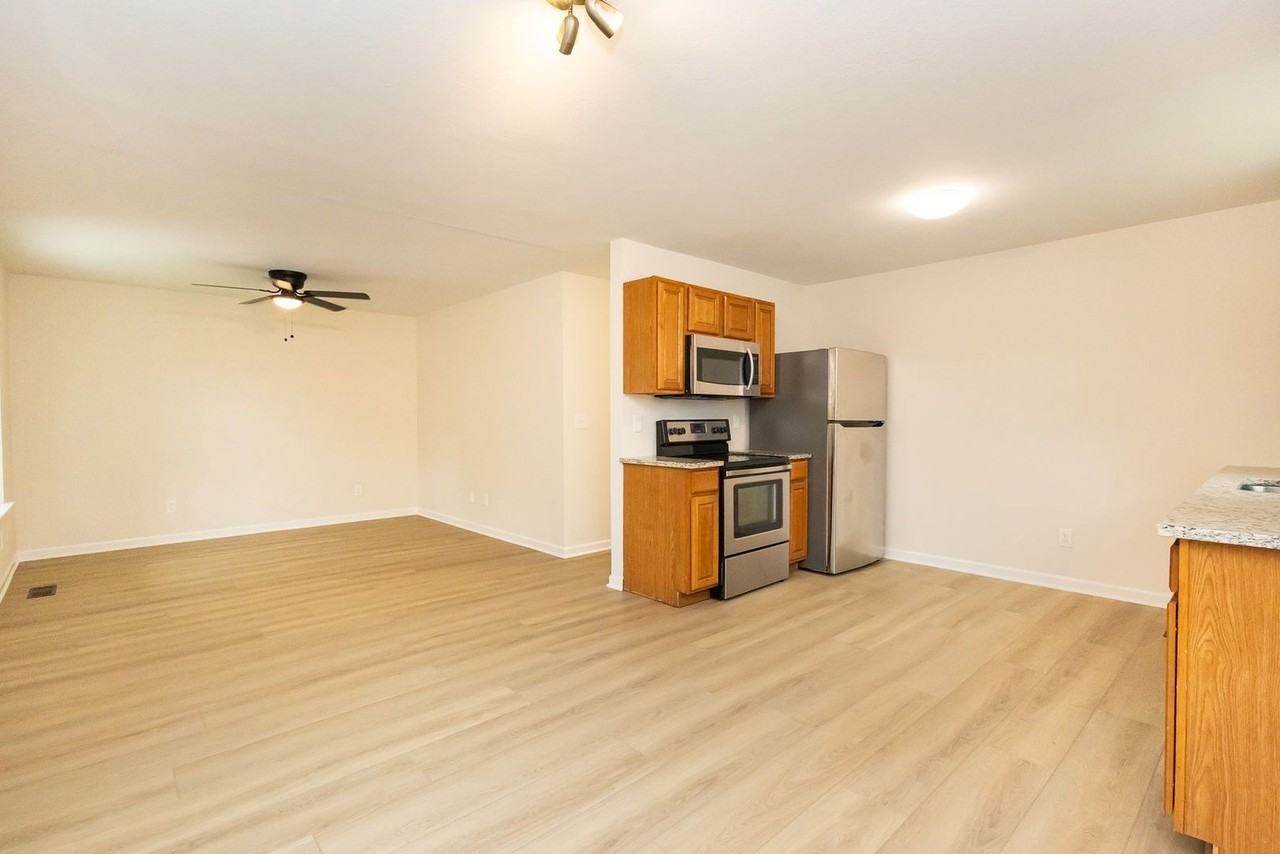 2517 Chamberlain Ave - Photo 4 of 22