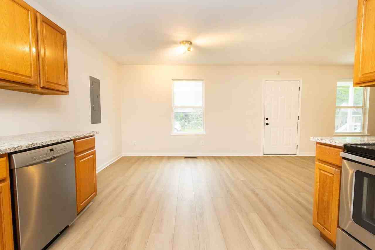 2517 Chamberlain Ave - Photo 7 of 22