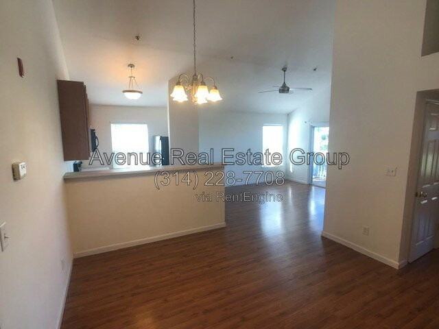 11300 Spring Creek Ln - Photo 3 of 24