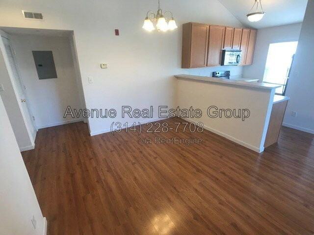 11300 Spring Creek Ln - Photo 4 of 24