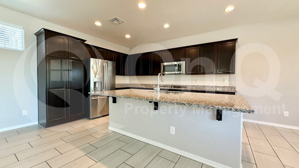 3749 E Stiles Ln - Photo 3 of 24