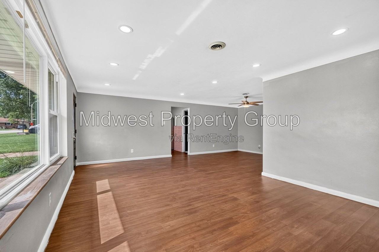 2050 Goodale Ave - Photo 4 of 25