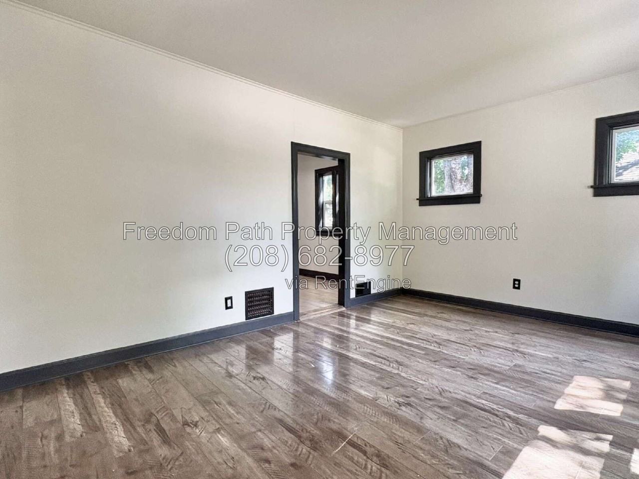 912 N C St - Photo 4 of 26