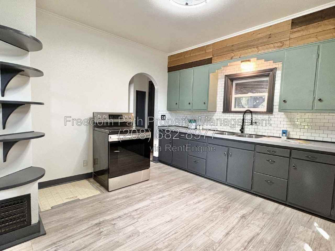912 N C St - Photo 5 of 26