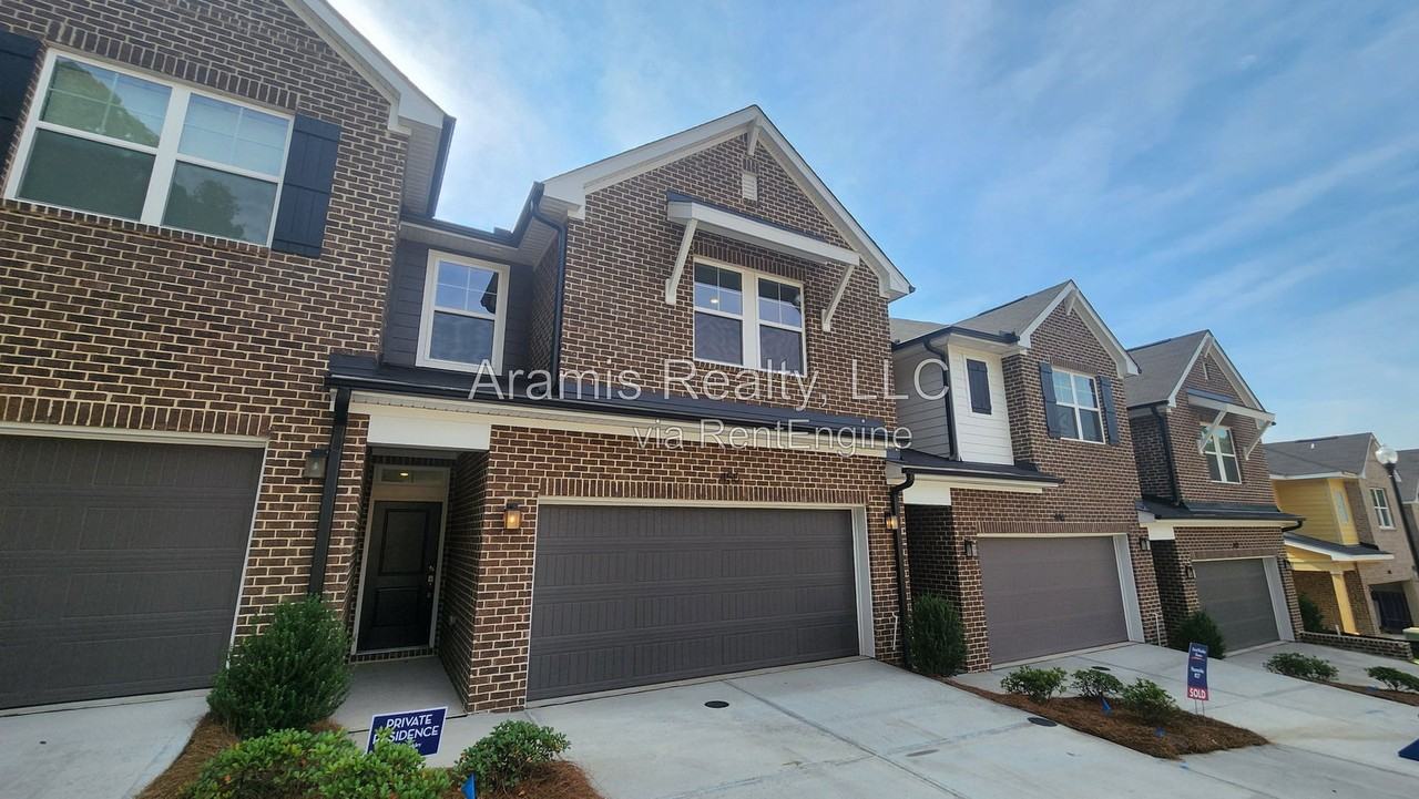 450 Laurelwood Ln #1 - Photo 2 of 17