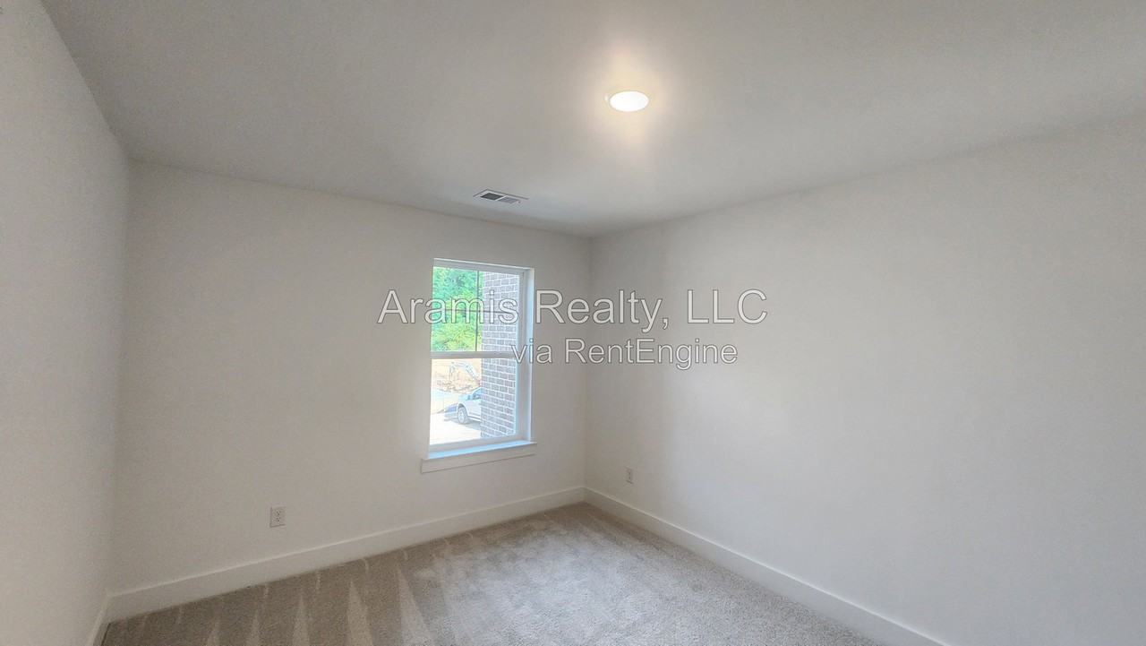 450 Laurelwood Ln #1 - Photo 7 of 17