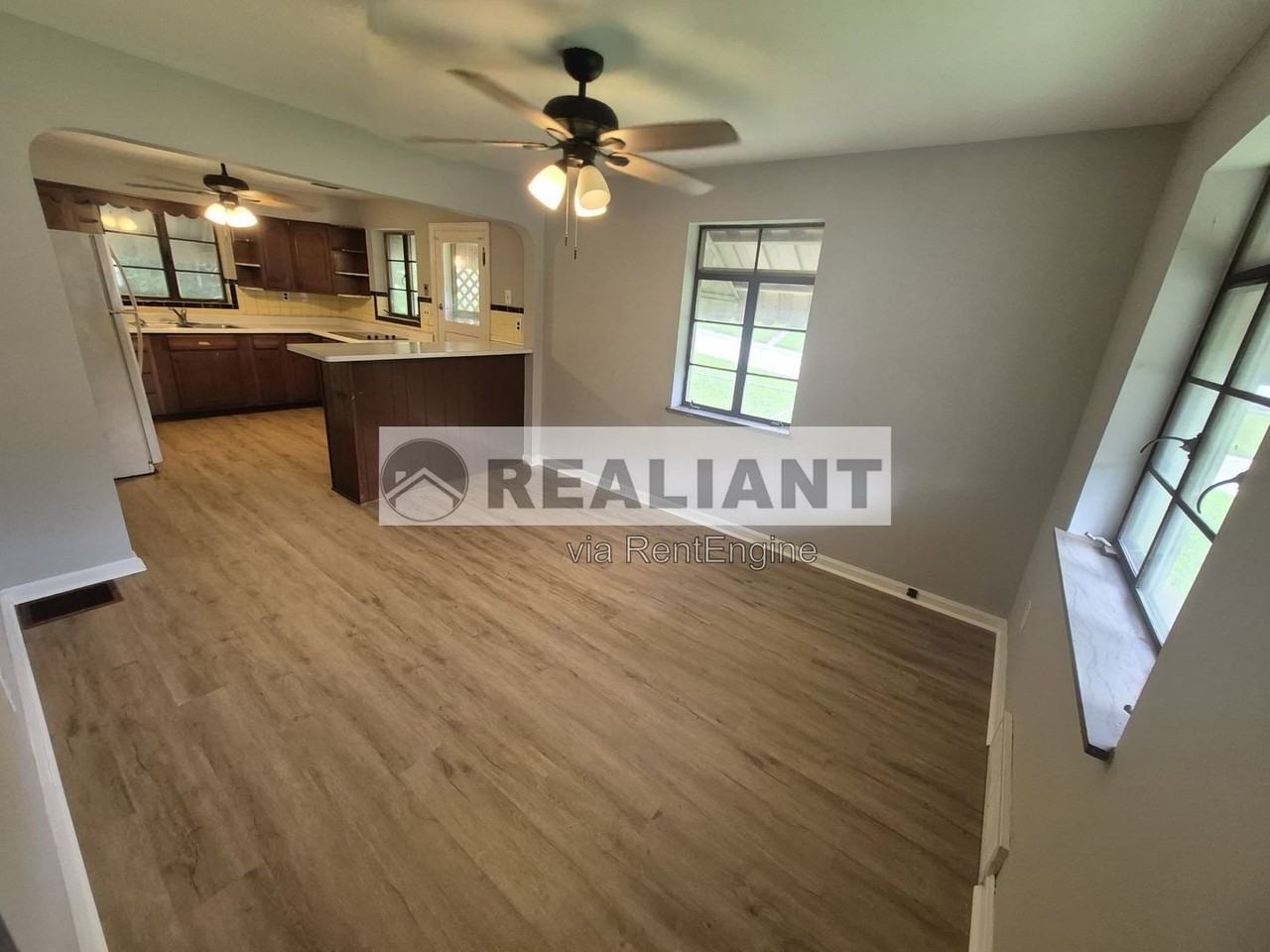 501 Hallam Ave - Photo 5 of 22
