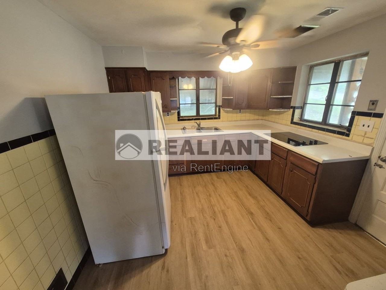 501 Hallam Ave - Photo 7 of 22