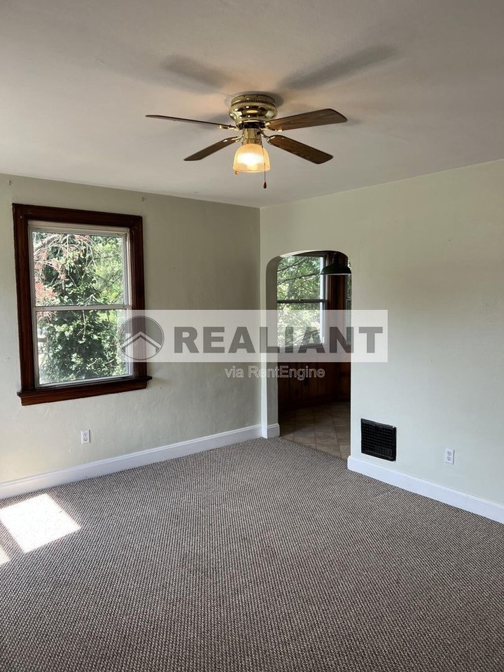 2214 Memorial Pkwy Apt 2 - Photo 2 of 12