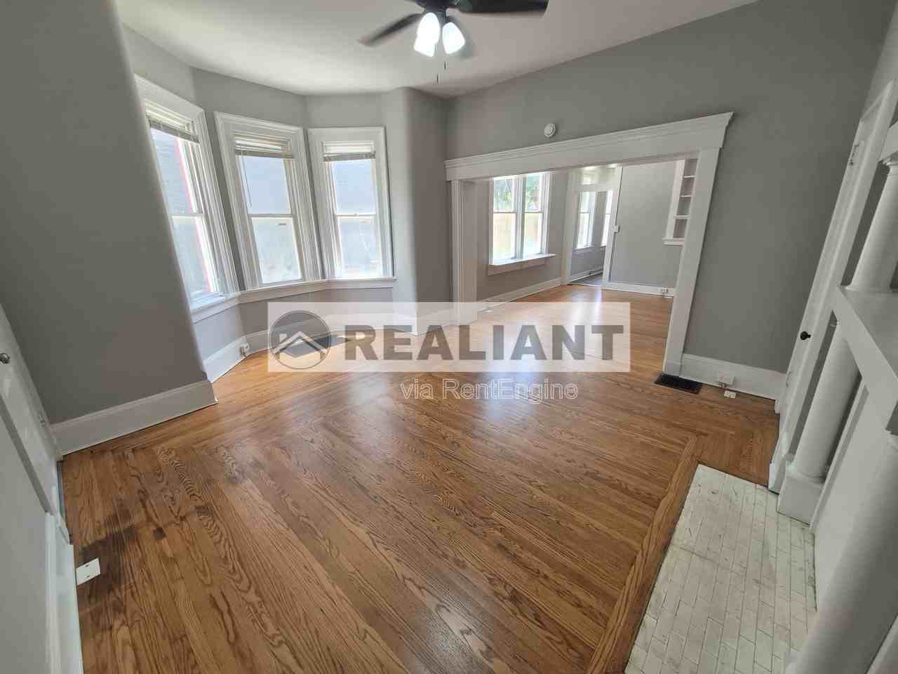 942 Columbia St #1 - Photo 6 of 16