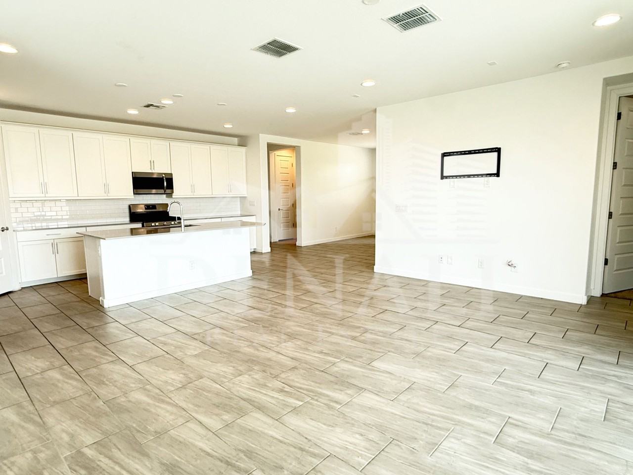 1636 W Estes Way - Photo 5 of 31