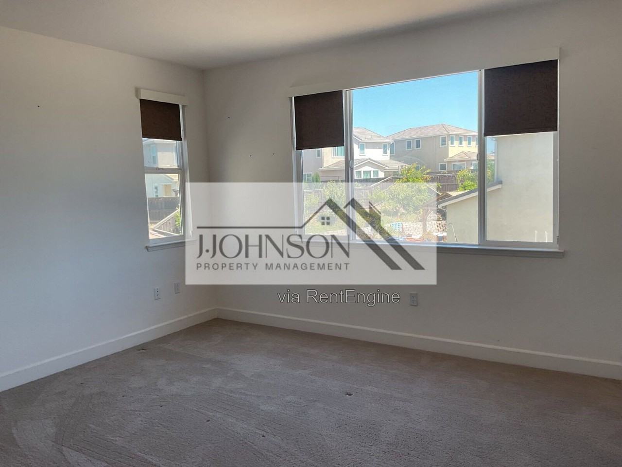 1671 Mulholland Dr - Photo 5 of 15