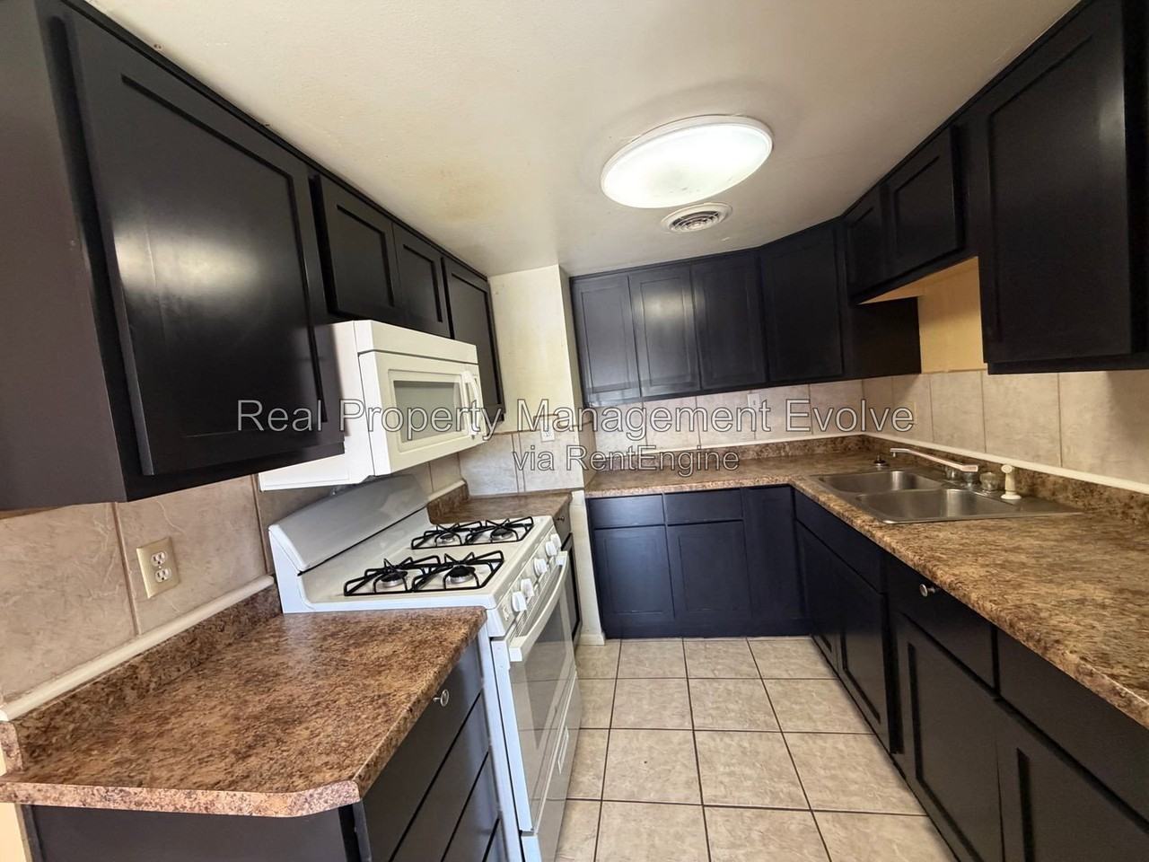 8916 N 11th St #A - Photo 7 of 16