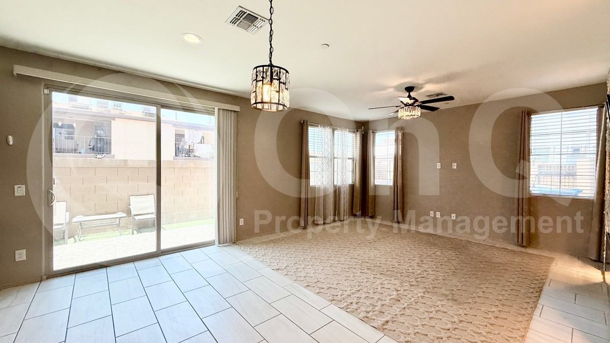 156 N 56th Pl - Photo 6 of 26