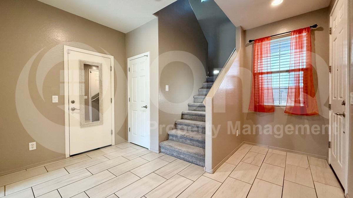 156 N 56th Pl - Photo 7 of 26