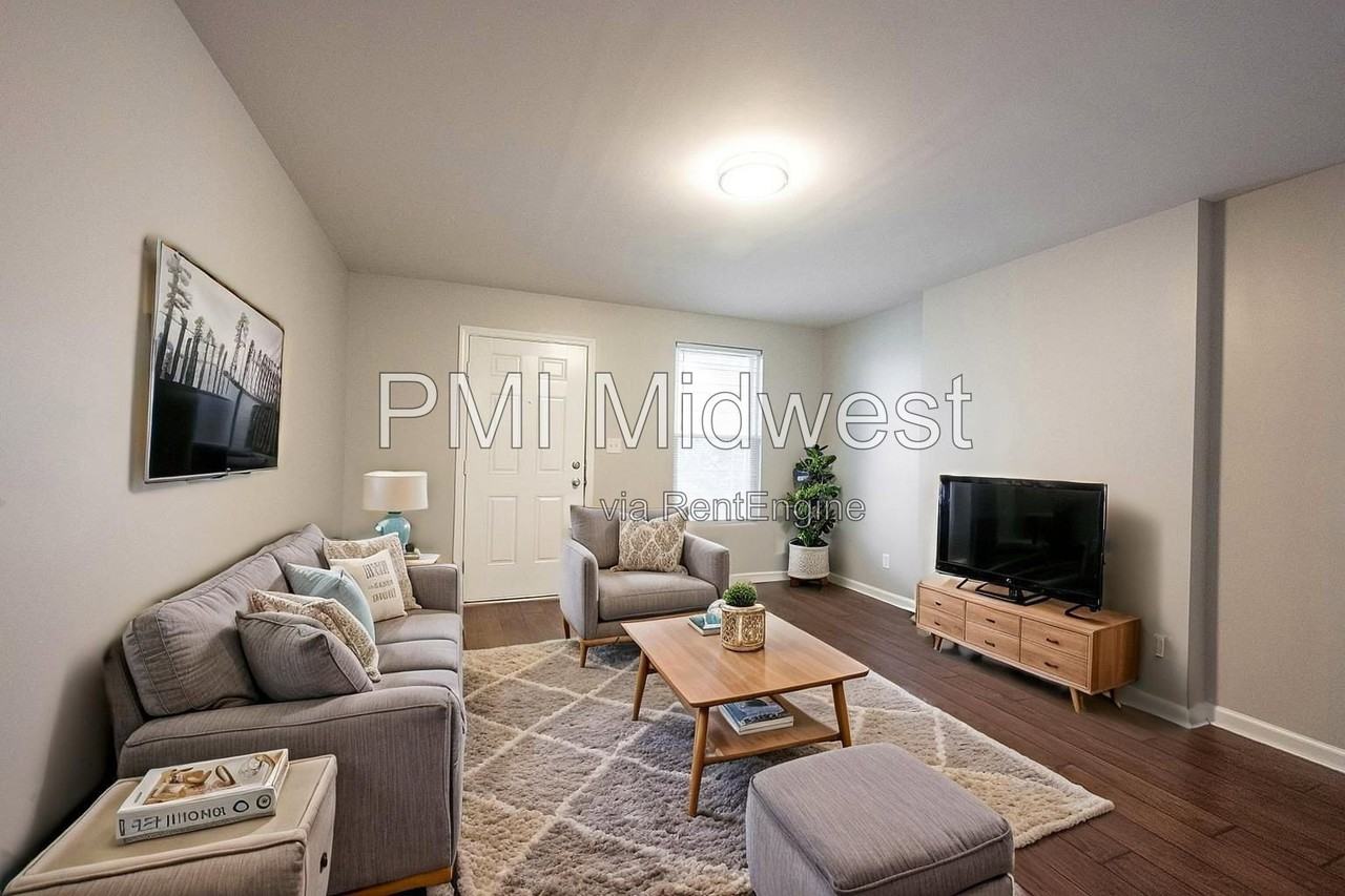 1439 S East St - Photo 4 of 31