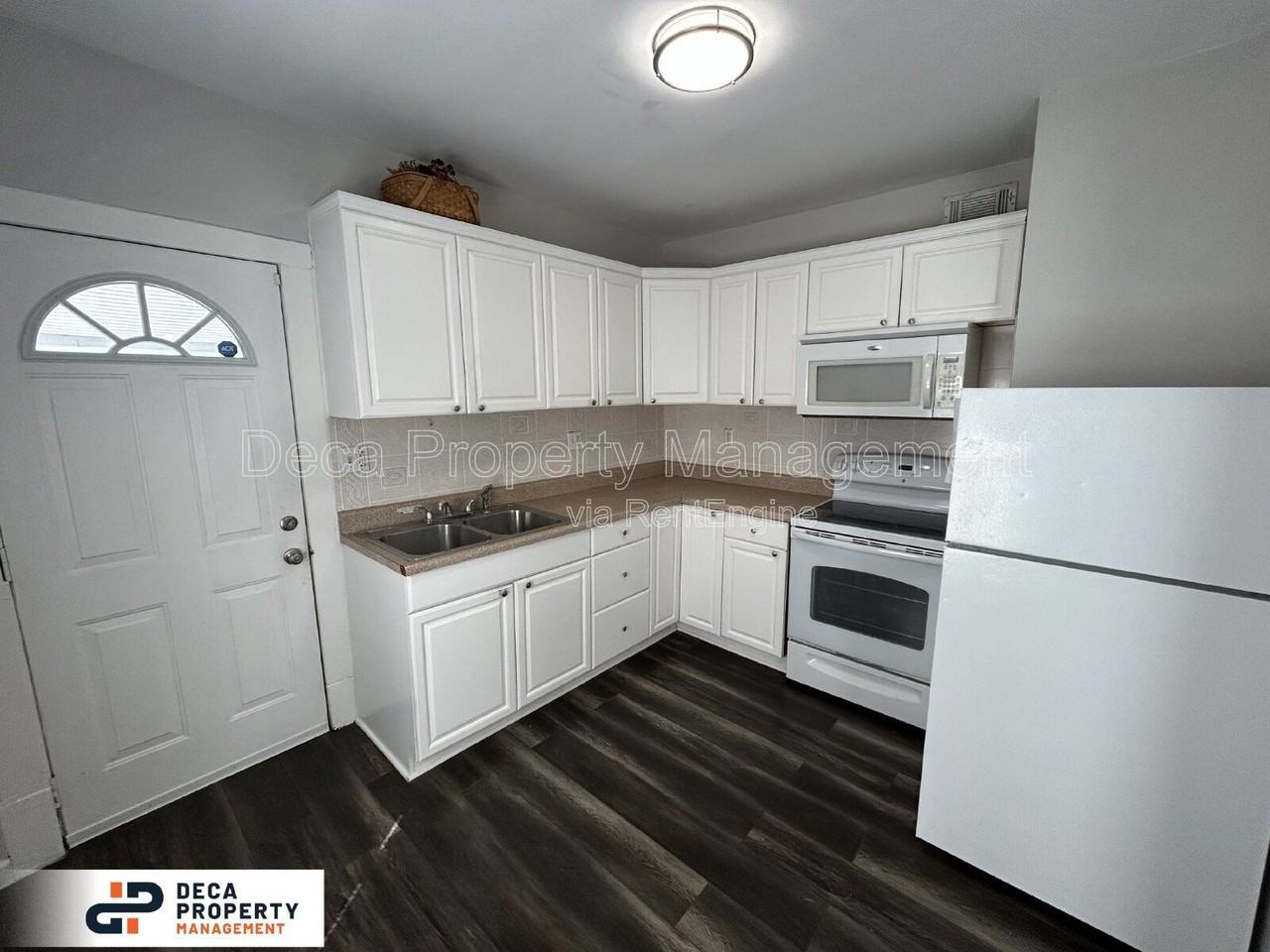4928 Tiemann Ave - Photo 4 of 12